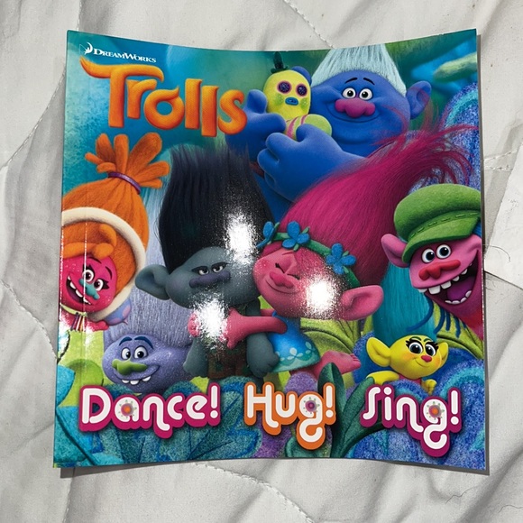 Netflix trolls branch doll and 16 pg book inside box never used nice - Picture 4 of 8